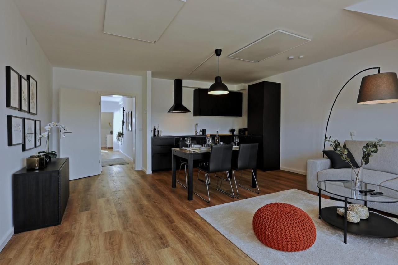 'Traveller Lodge' Grosszuegiges Apartment - 3 Bedroom 10Min To Hbf, Full Kitchen, Homeoffice, Netflix, Wifi Düsseldorf Exterior foto
